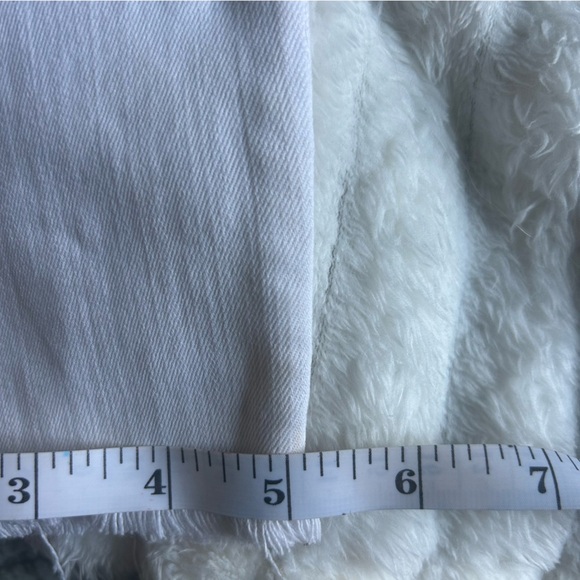 Sneakpeek Women’s US9 White Mid Rise Distressed Jeans - Picture 5 of 14